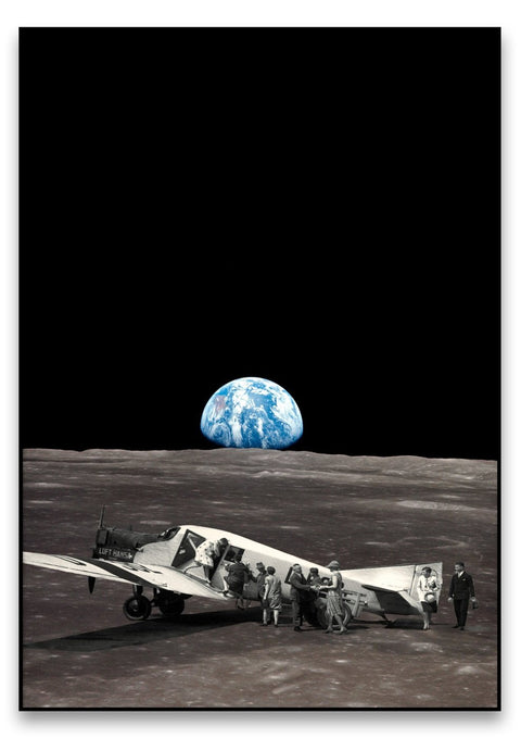 Ein Foto von „Fly me to the Moon“ mit der Erde im Hintergrund.