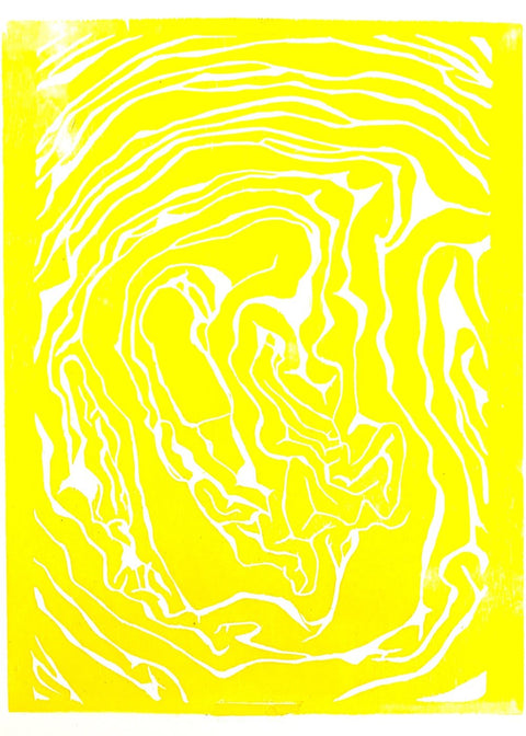Ein gelb-weißes abstraktes Gemälde mit einer Gelbkohlform auf weißem Hintergrund.