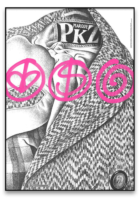 Eine Schwarz-Weiß-Zeichnung einer Jacke mit rosa kb pkz-Buchstaben darauf.