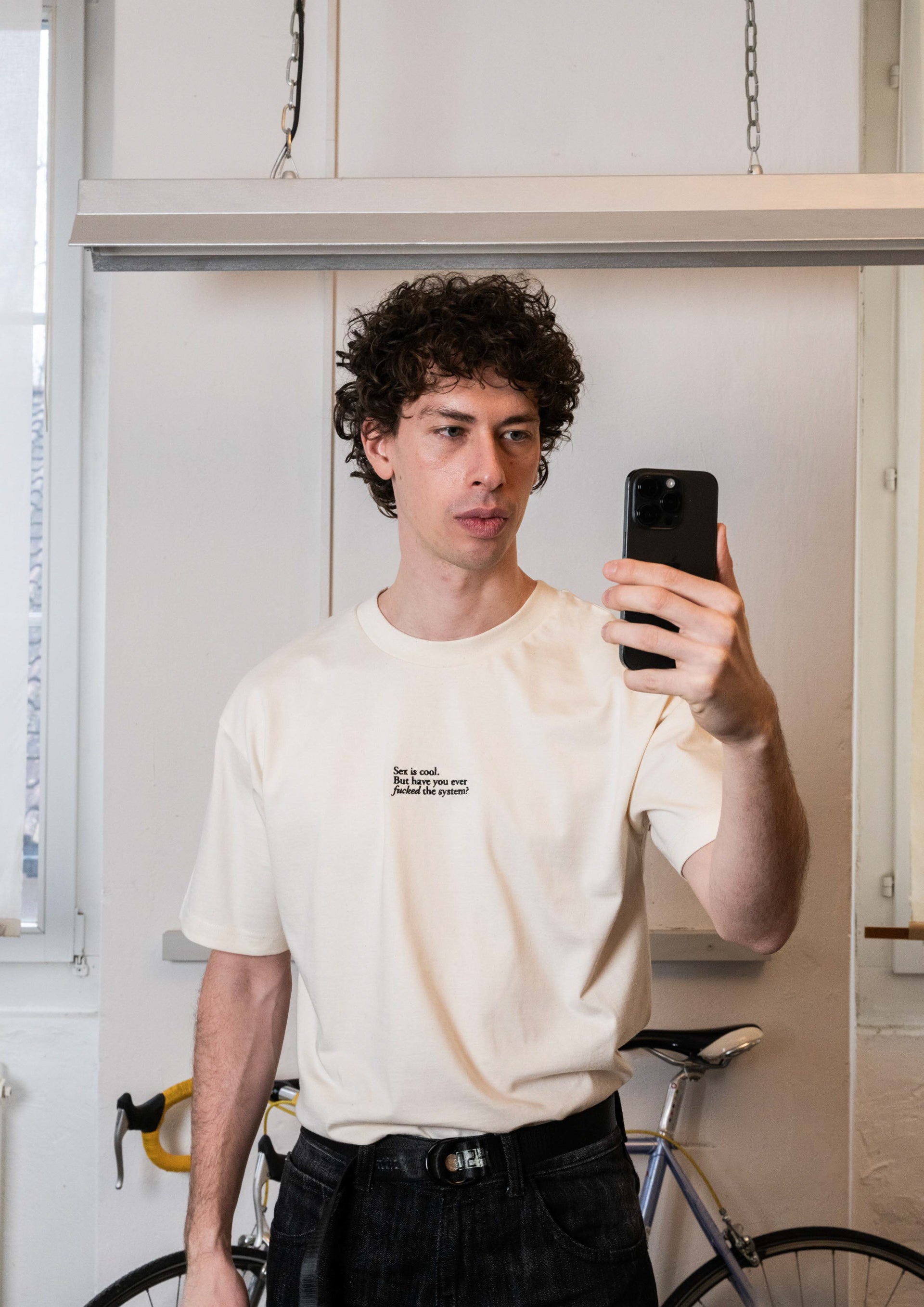 «F the system» Stickerei Super oversize tee