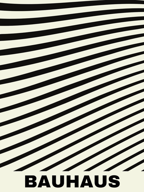 The Bauhaus Inspired 01 mit schwarz-weiß gestreiftem Hintergrund.