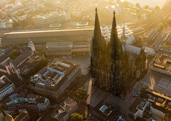 Vogelperspektive des Kölner Doms in Köln, Deutschland.