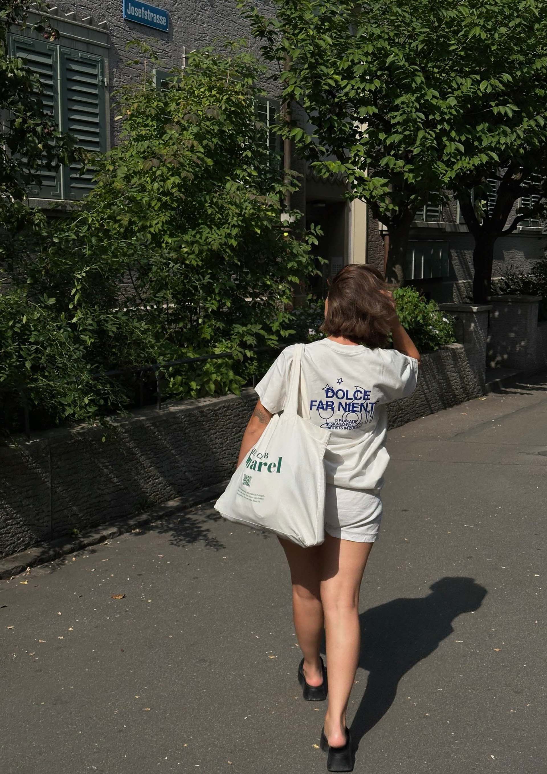 «Dolce Far Niente» Backprint Heavy weight tee White