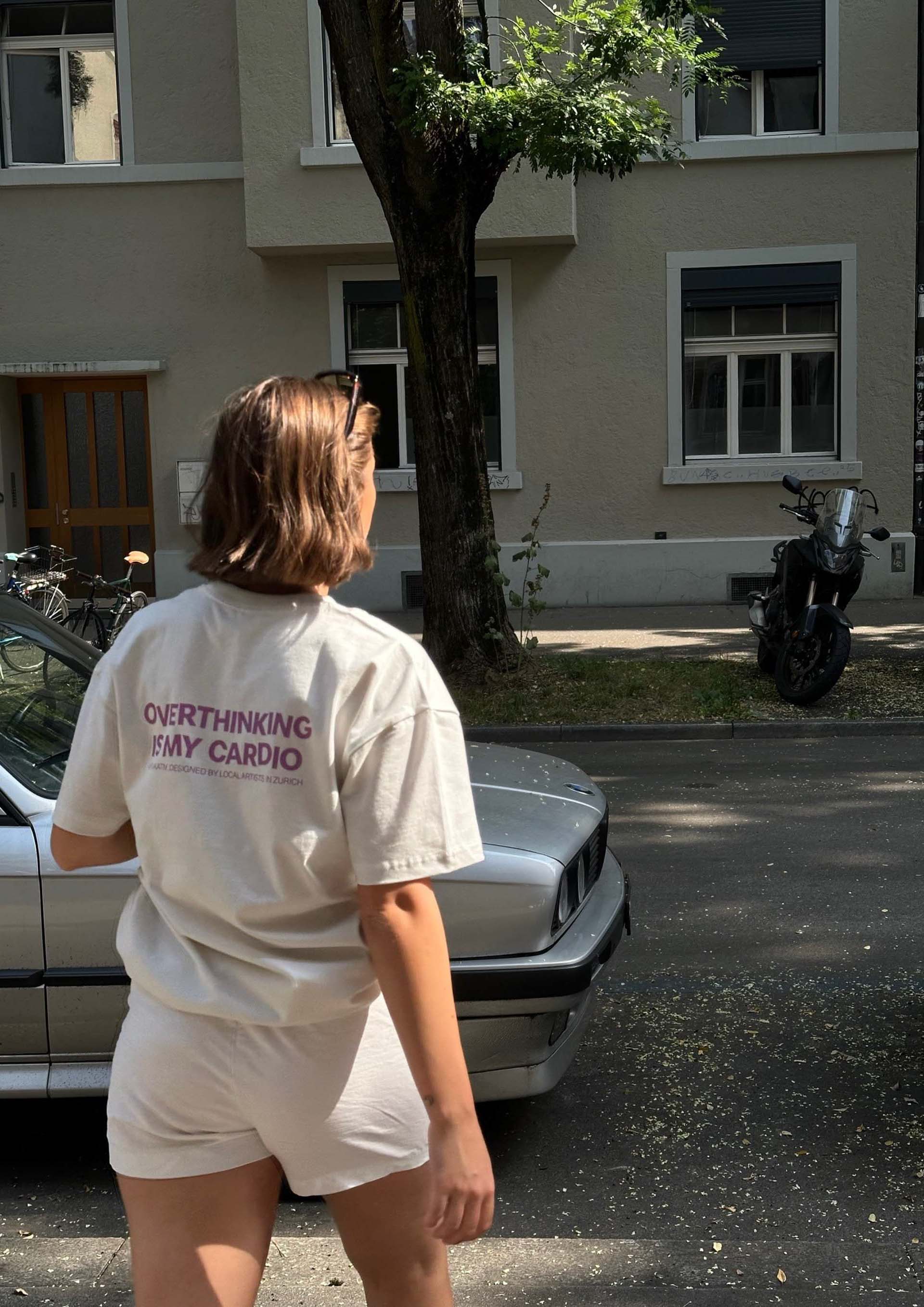 «Overthinking is my Cardio» Backprint Heavy weight tee White