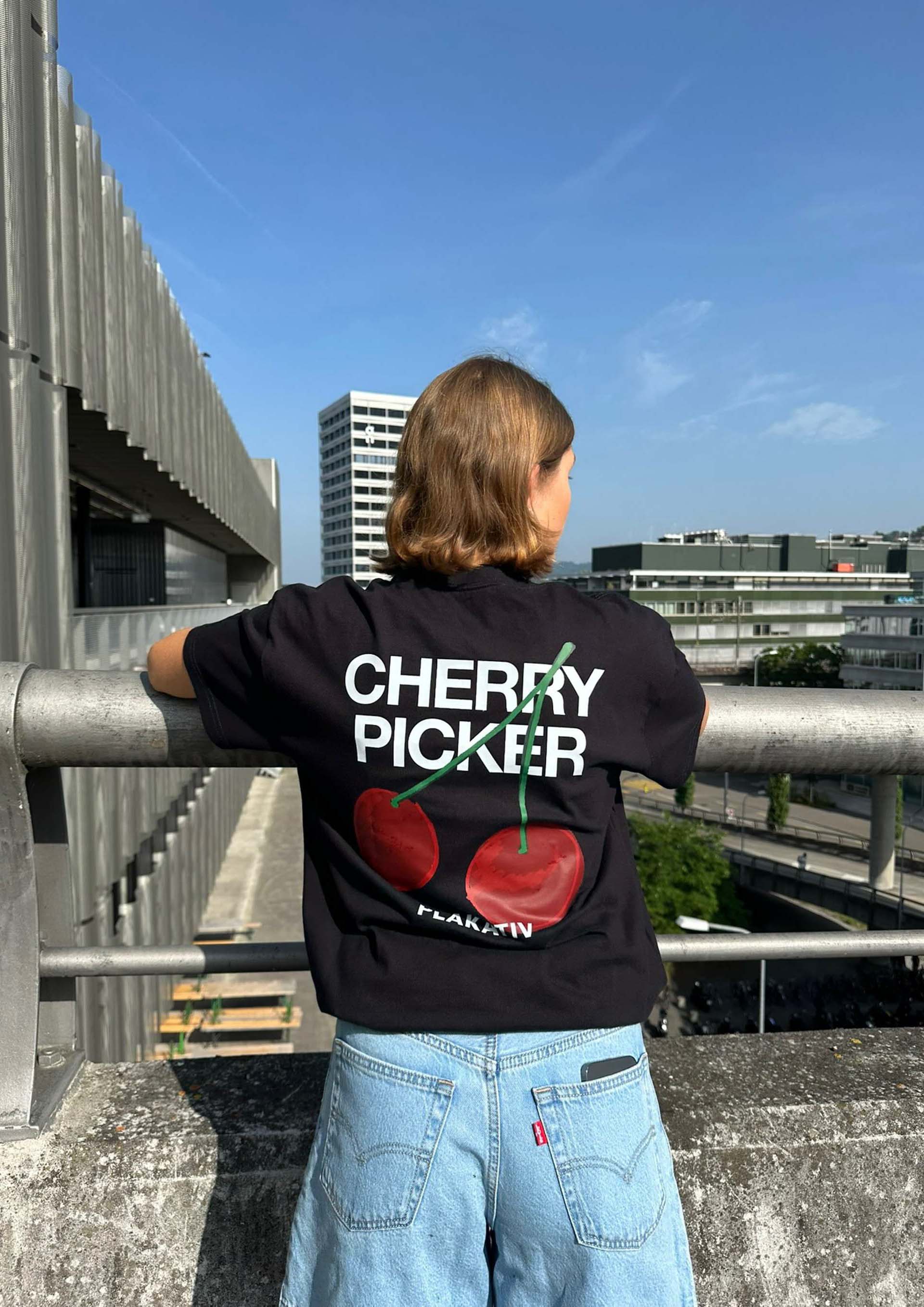 «Cherry Picker» Backprint Heavy weight tee White Black