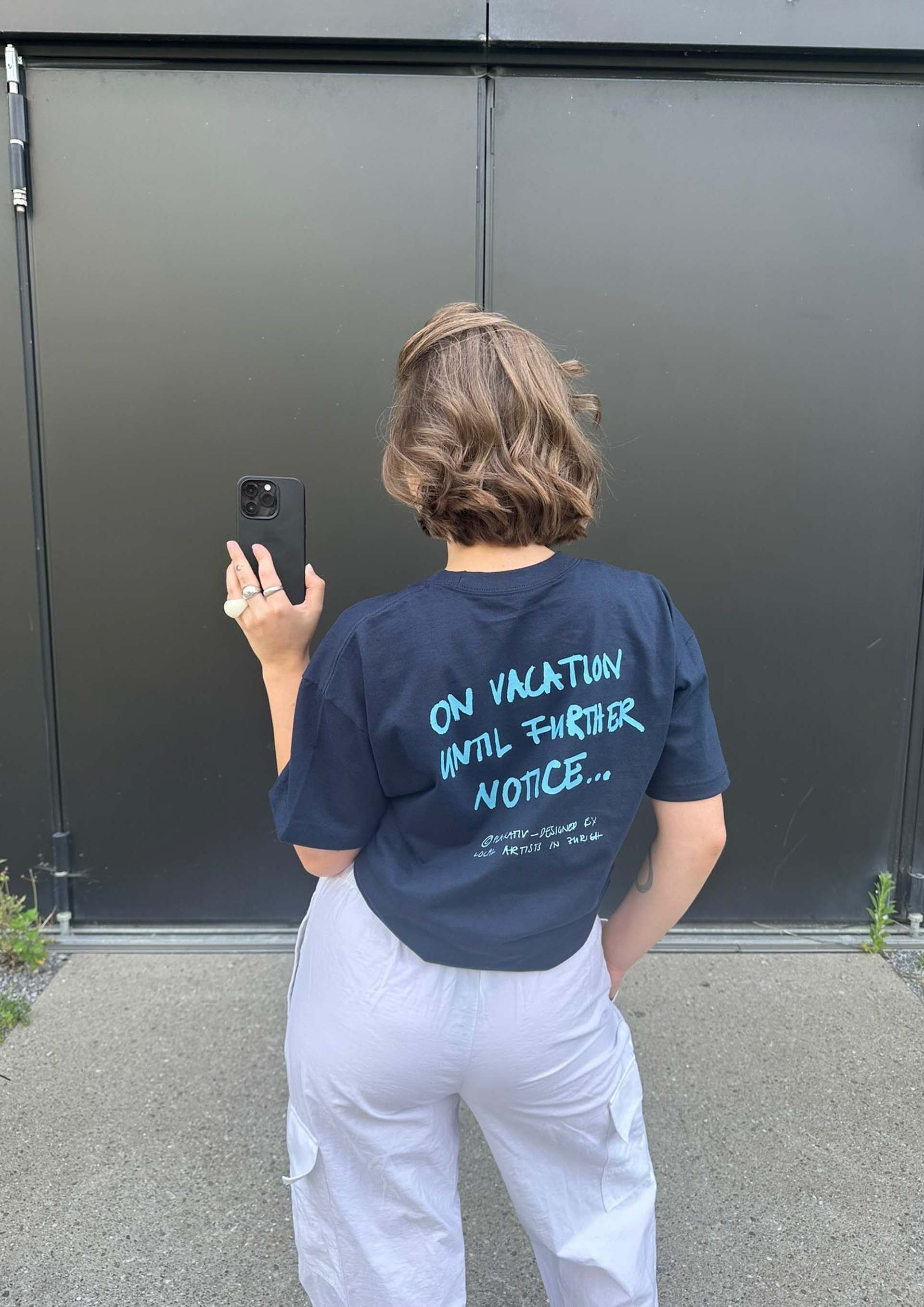 «Vacation until further Notice» Backprint Heavy weight tee Blue