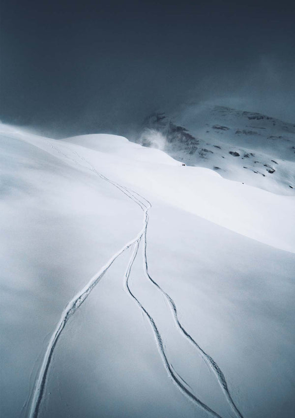 Fotografie von Die Entdeckung auf einer Schneelandschaft.